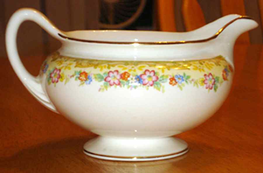 N1405 Creamer by Homer Laughlin -1