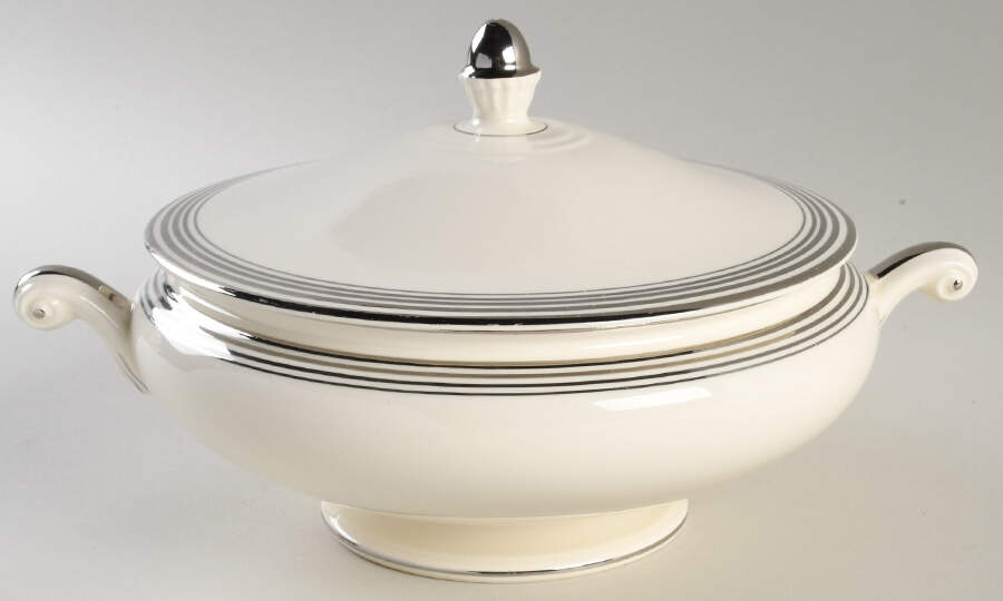 N1439 Round Covered Vegetable by Homer Laughlin -1