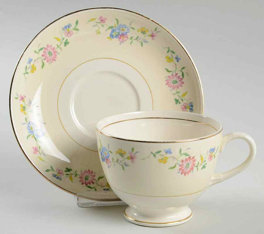N1574 Footed Cup & Saucer Set by Homer Laughlin -1