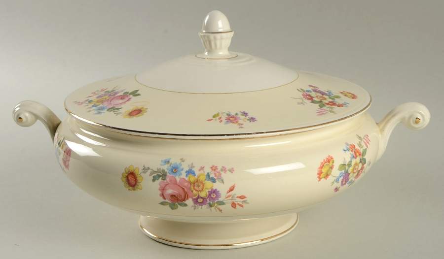 N1581 Round Covered Vegetable by Homer Laughlin -1
