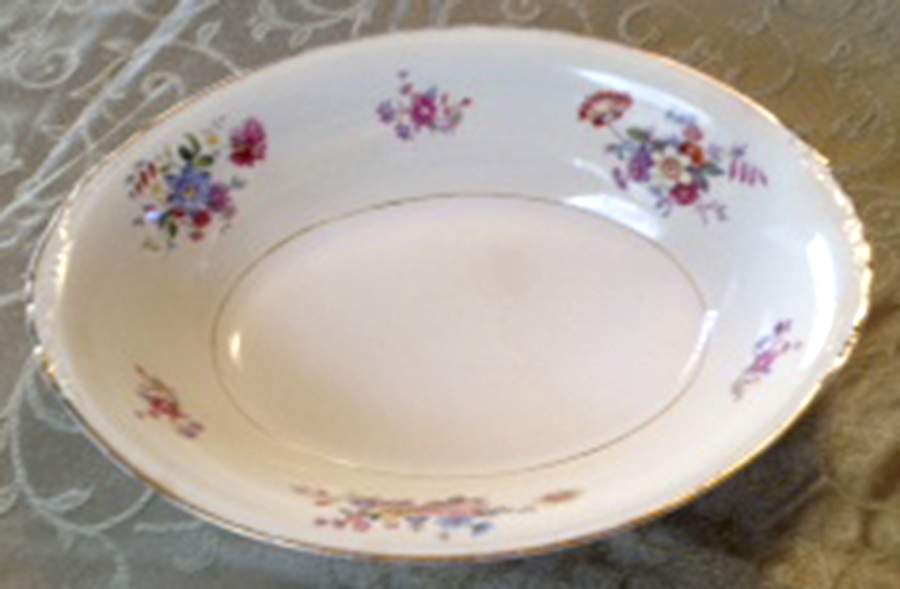 N1581 9" Oval Vegetable Bowl by Homer Laughlin -1