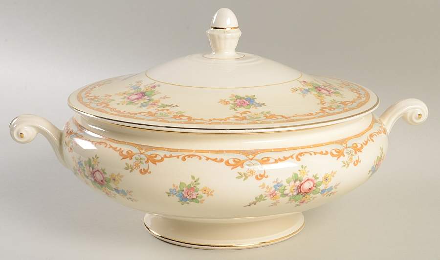 N1637 Round Covered Vegetable by Homer Laughlin -1