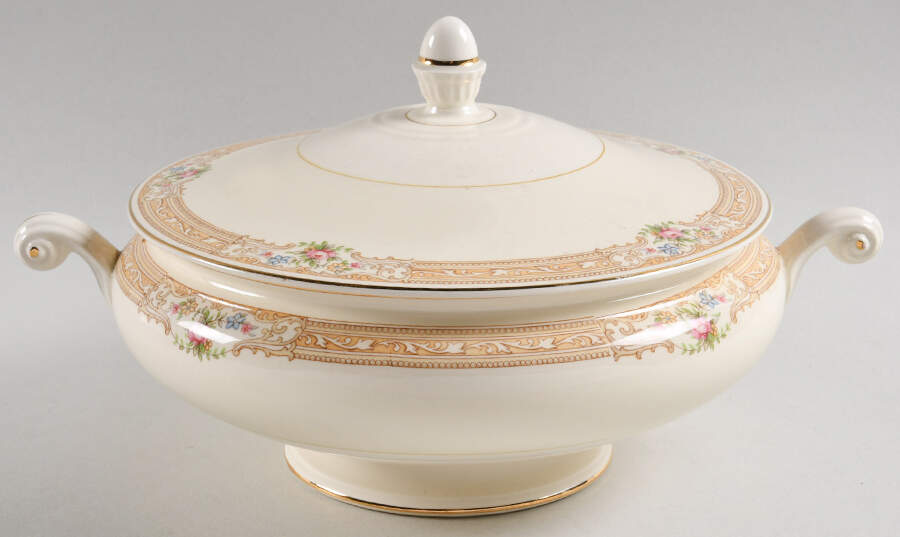 N1690 Round Covered Vegetable by Homer Laughlin -1