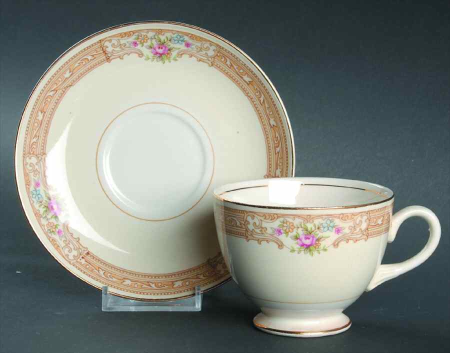 N1690 Footed Cup & Saucer Set by Homer Laughlin -1
