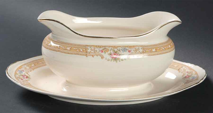 N1690 Gravy Boat with Attached Underplate by Homer Laughlin -1