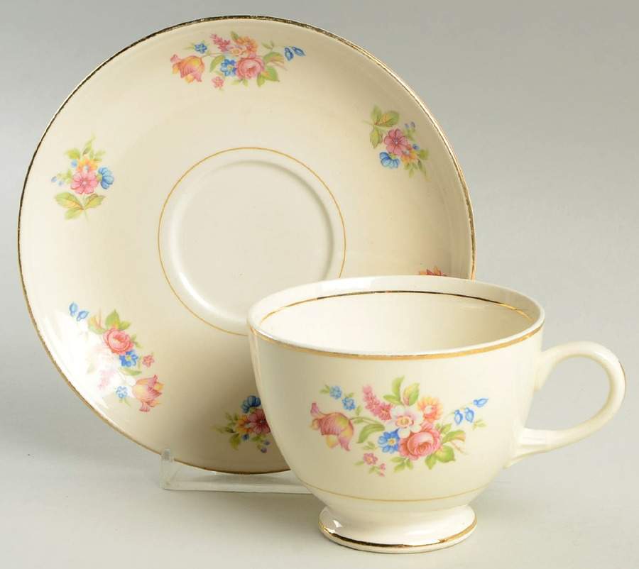 N1699 Footed Cup & Saucer Set by Homer Laughlin -1