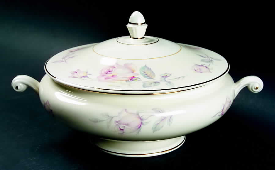 N1750 Round Covered Vegetable by Homer Laughlin -1