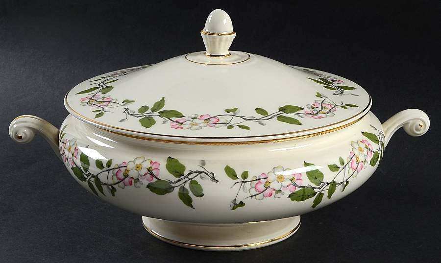 N1798 Round Covered Vegetable by Homer Laughlin -1
