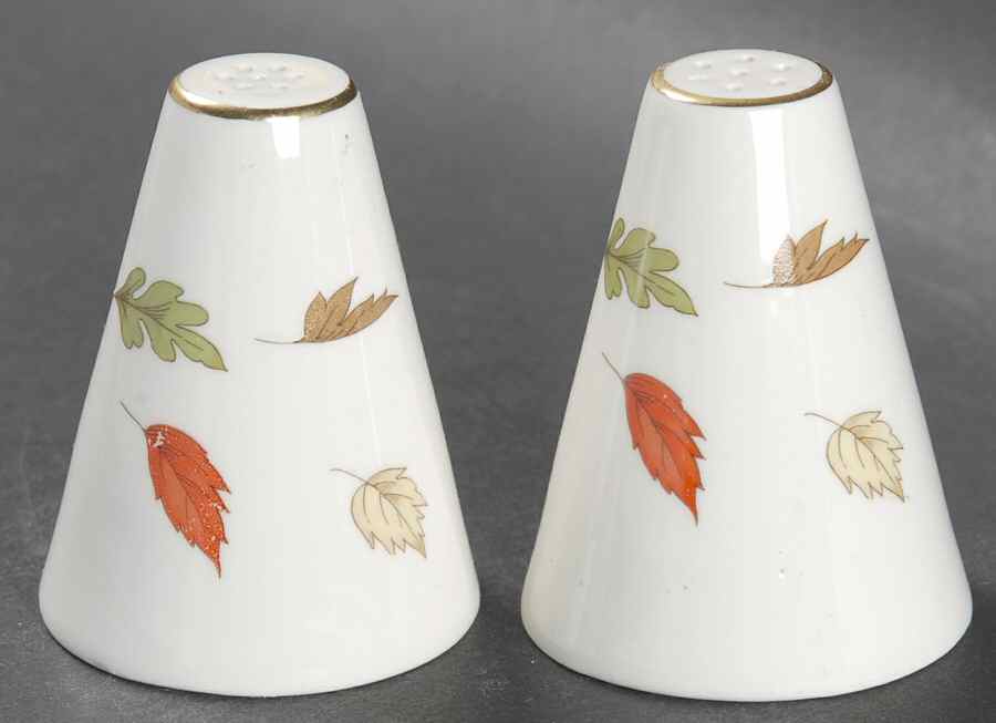 October Leaves Salt & Pepper Set by Homer Laughlin -1