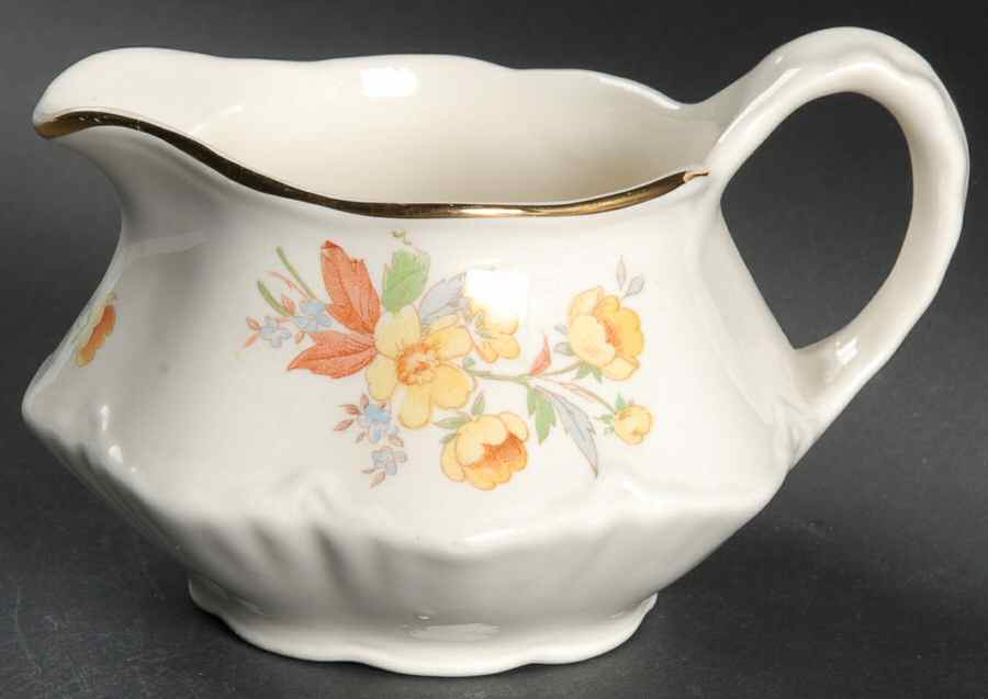 R3234 Creamer by Homer Laughlin -1