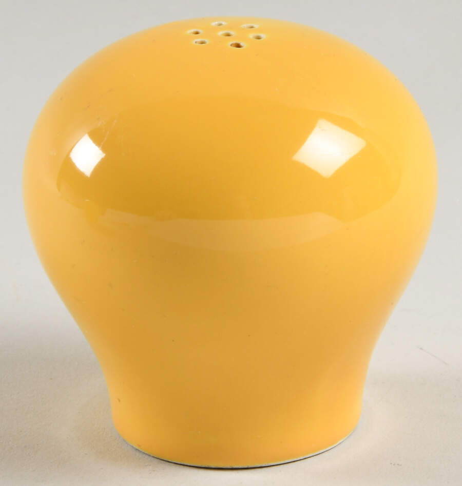 Rhythm Yellow Pepper Shaker by Homer Laughlin -1