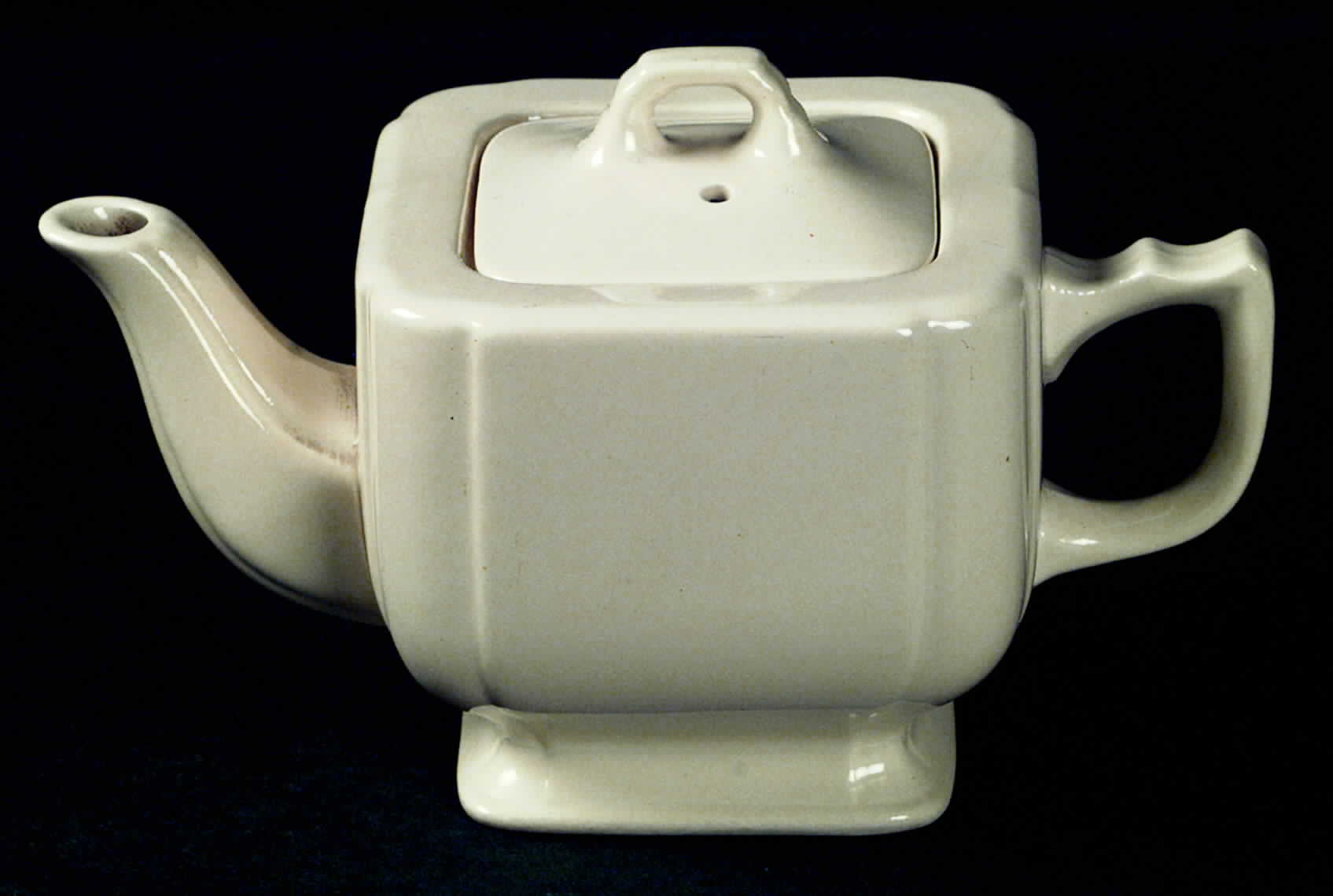 Riviera Ivory Teapot & Lid by Homer Laughlin -1
