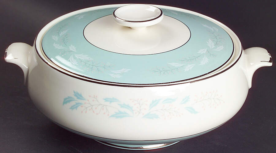 Romance Round Covered Vegetable by Homer Laughlin -1