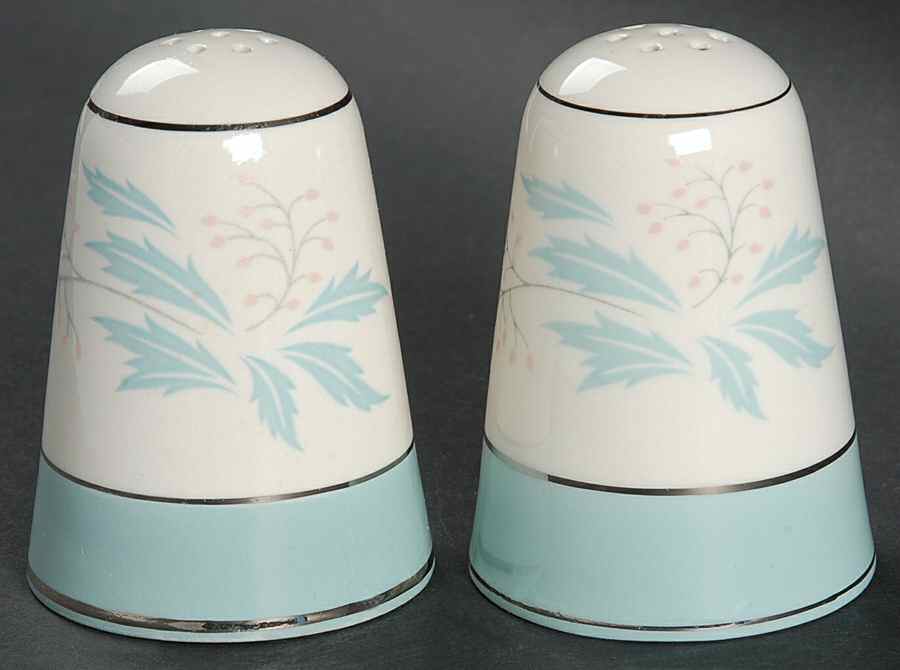 Romance Salt & Pepper Set by Homer Laughlin -1