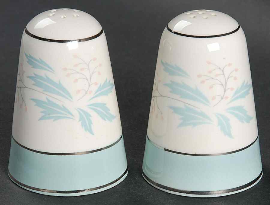 Romance Salt & Pepper Set by Homer Laughlin -1