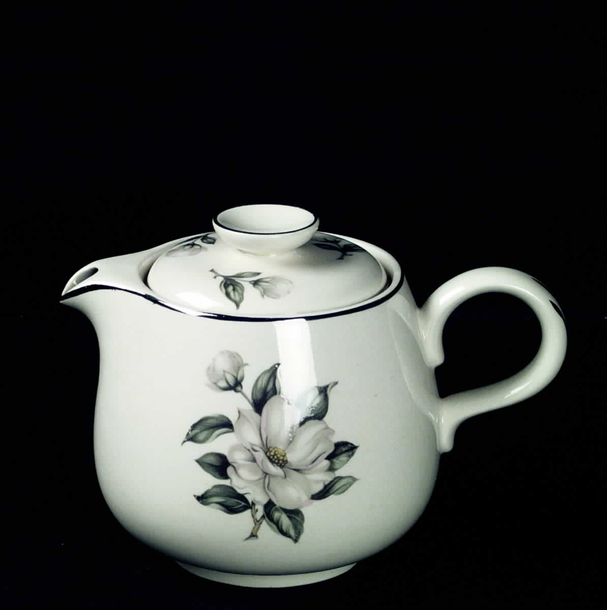 RY217 Teapot & Lid by Homer Laughlin -1