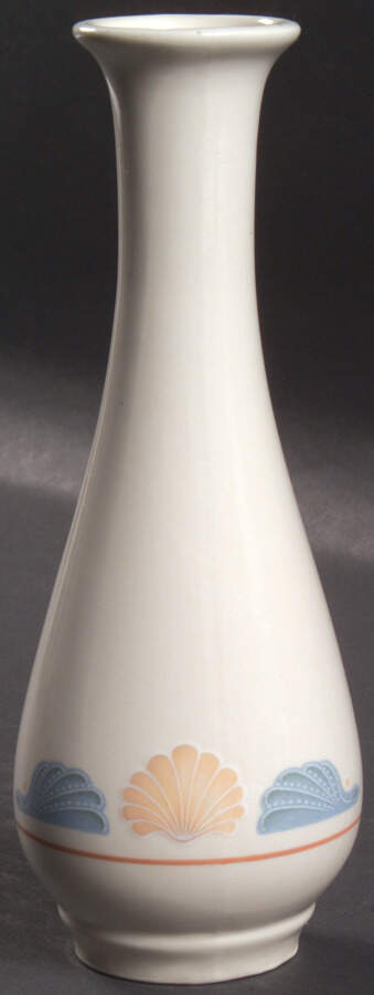 Seashell 7" Bud Vase by Homer Laughlin -1