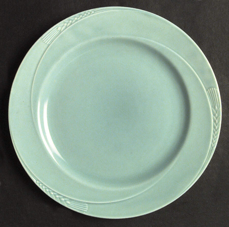 Serenade Green Dinner Plate by Homer Laughlin -1