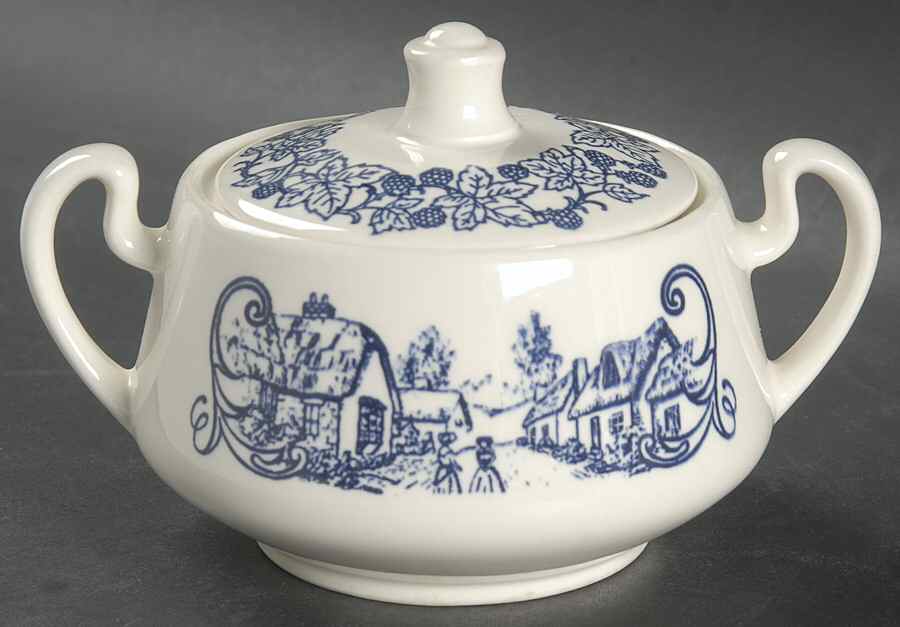 Shakespeare Country Blue (Leaves) Sugar Bowl & Lid by Homer Laughlin -1