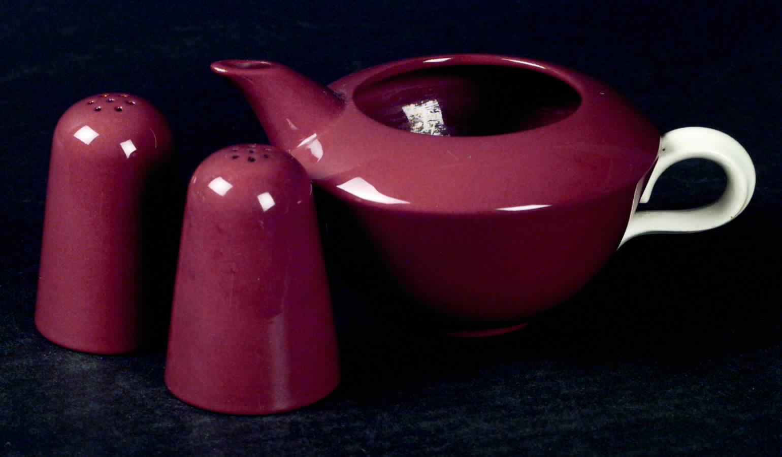 Suntone Salt & Pepper Set by Homer Laughlin -1