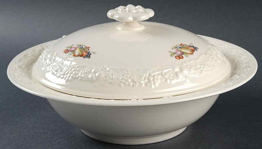 Surrey Round Covered Vegetable by Homer Laughlin -1