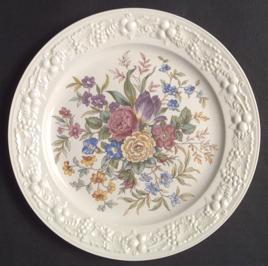 TH11 Dinner Plate by Homer Laughlin -1