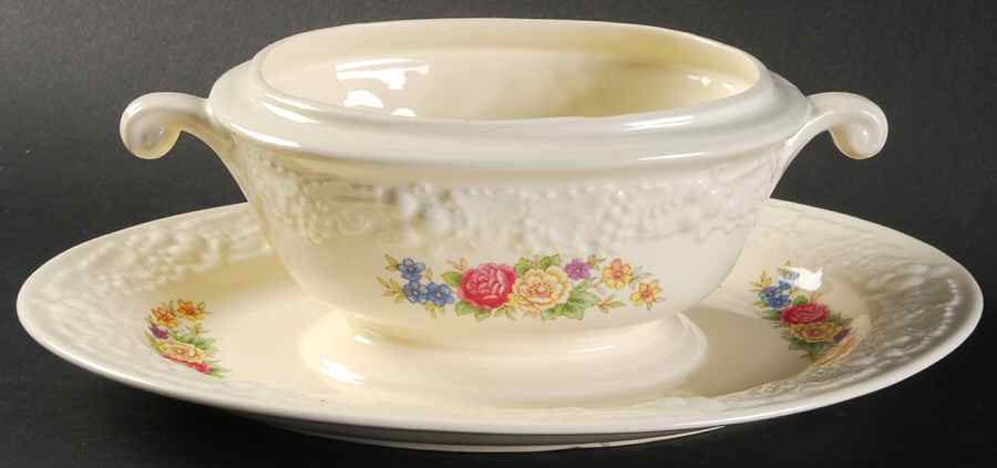 TH11 Gravy Boat with Attached Underplate by Homer Laughlin -1