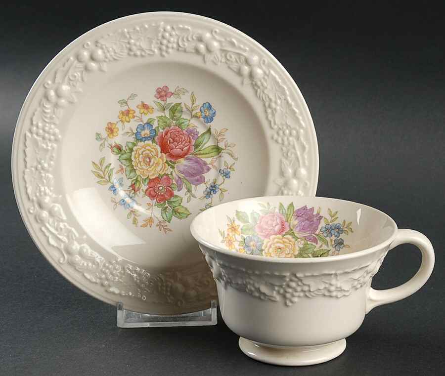 TH11 Footed Cup & Saucer Set by Homer Laughlin -1