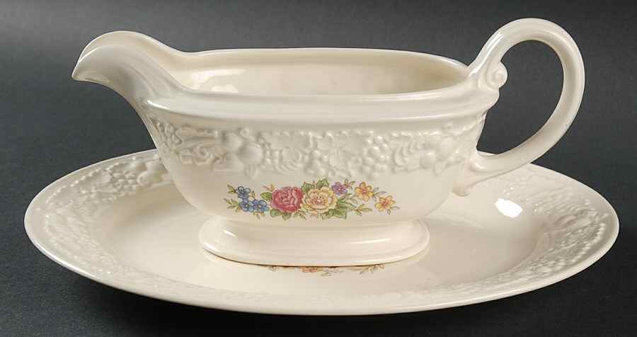 TH11 Gravy Boat & Underplate/Relish by Homer Laughlin -1