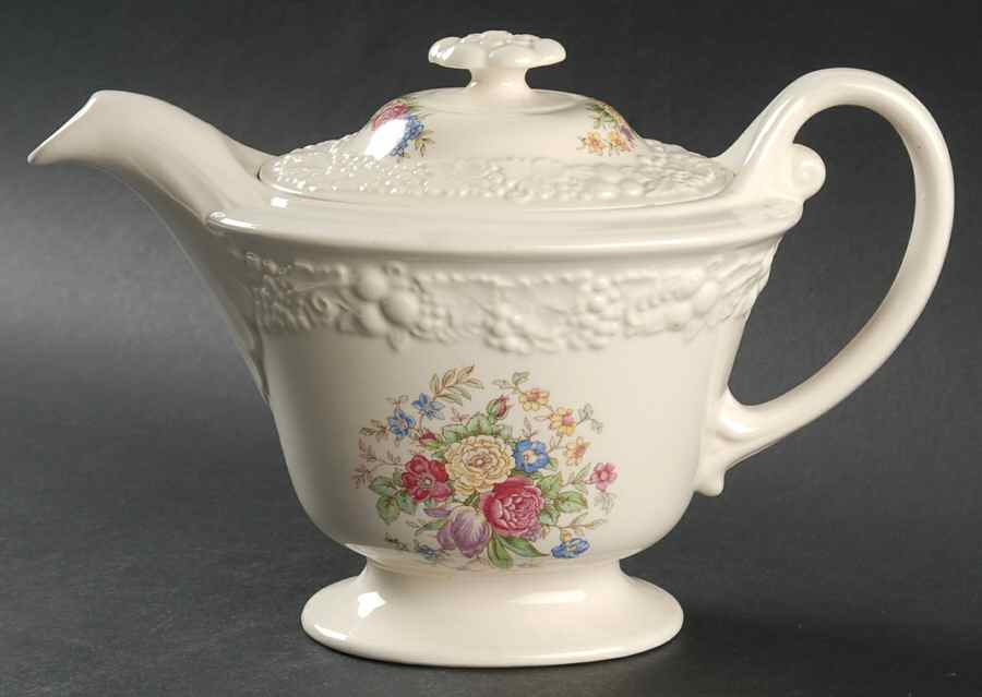 TH11 Teapot & Lid by Homer Laughlin -1