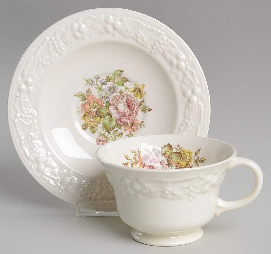 TH26 Footed Cup & Saucer Set by Homer Laughlin -1