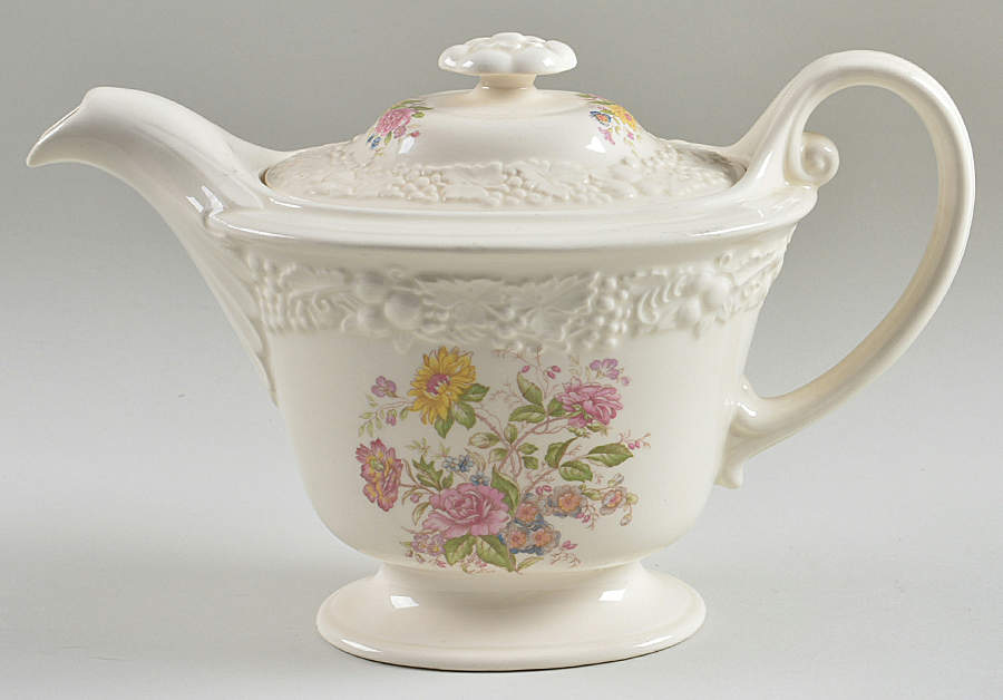 TH6 Teapot & Lid by Homer Laughlin -1