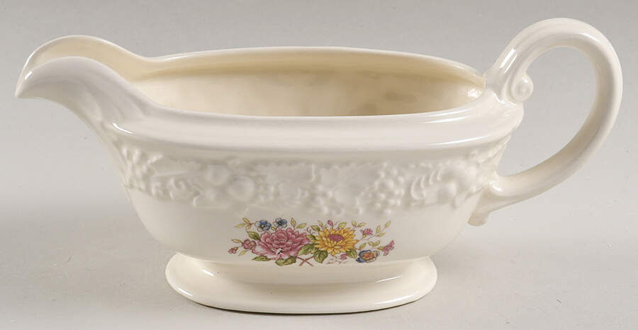 TH6 Gravy Boat by Homer Laughlin -1