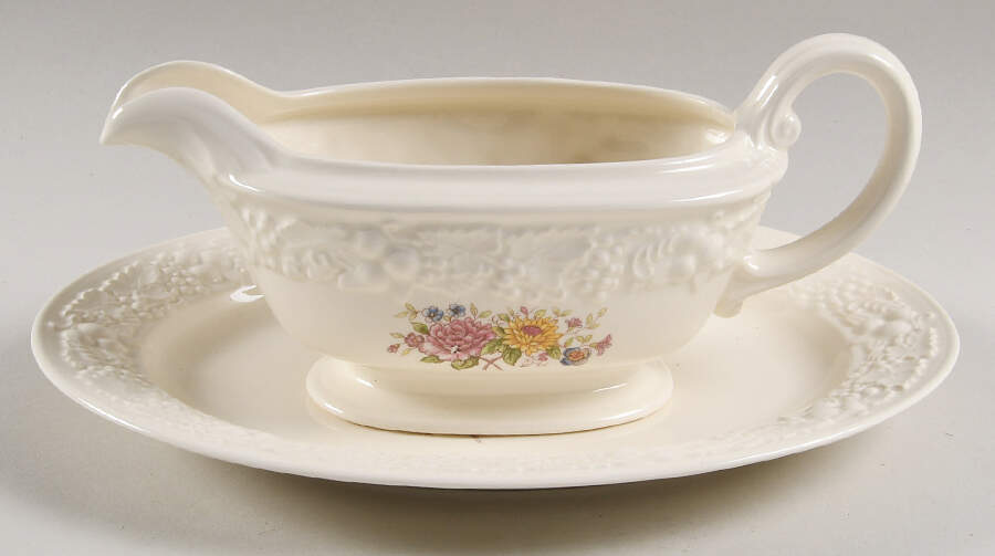 TH6 Gravy Boat & Underplate/Relish by Homer Laughlin -1