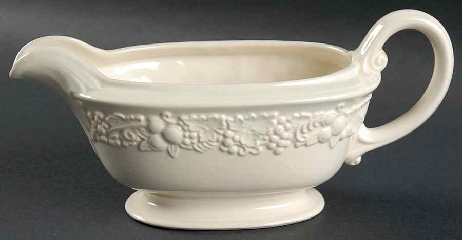 Theme Off White (Eggshell) Gravy Boat by Homer Laughlin -1