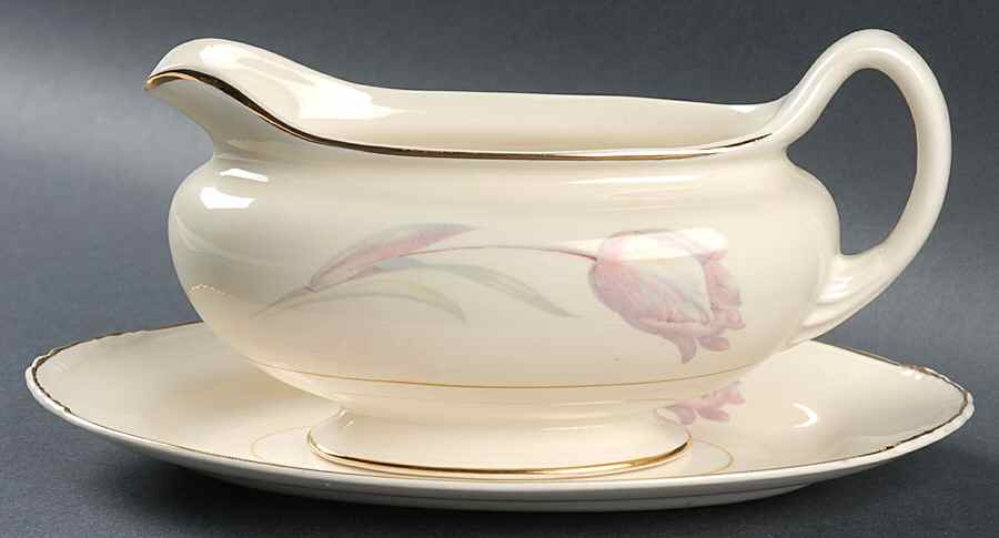 Tulip (Eggshell Nautilus) Gravy Boat & Underplate/Relish by Homer Laughlin -1