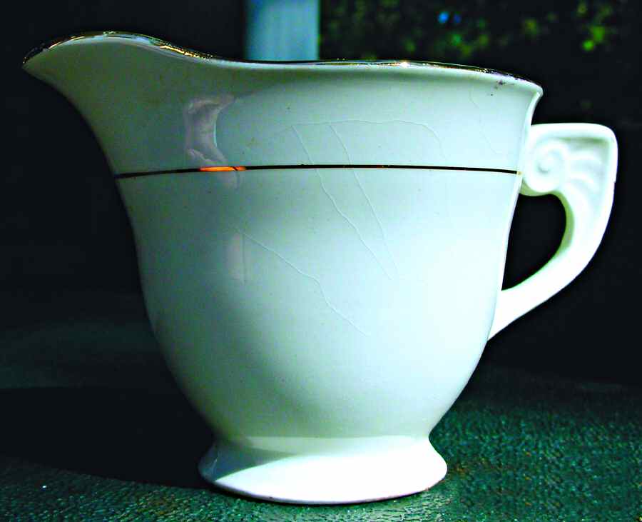 Tudor Rose Creamer by Homer Laughlin -1