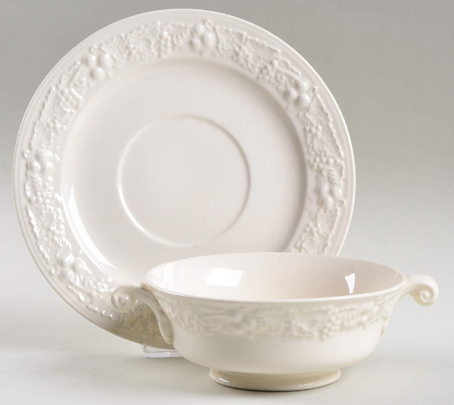 Vintage Footed Cream Soup Bowl & Saucer Set by Homer Laughlin -1