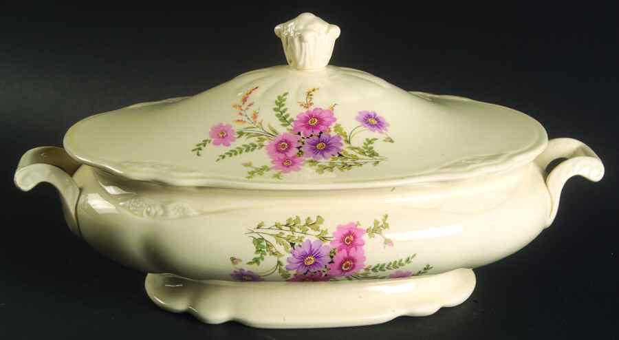 VR135 Oval Covered Vegetable by Homer Laughlin -1