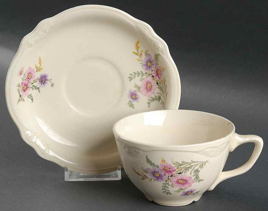 VR135 Flat Cup & Saucer Set by Homer Laughlin -1