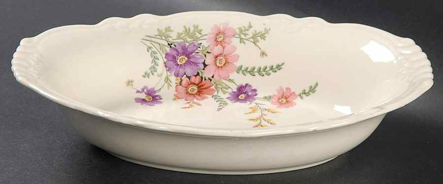 VR135 9" Oval Vegetable Bowl by Homer Laughlin -1