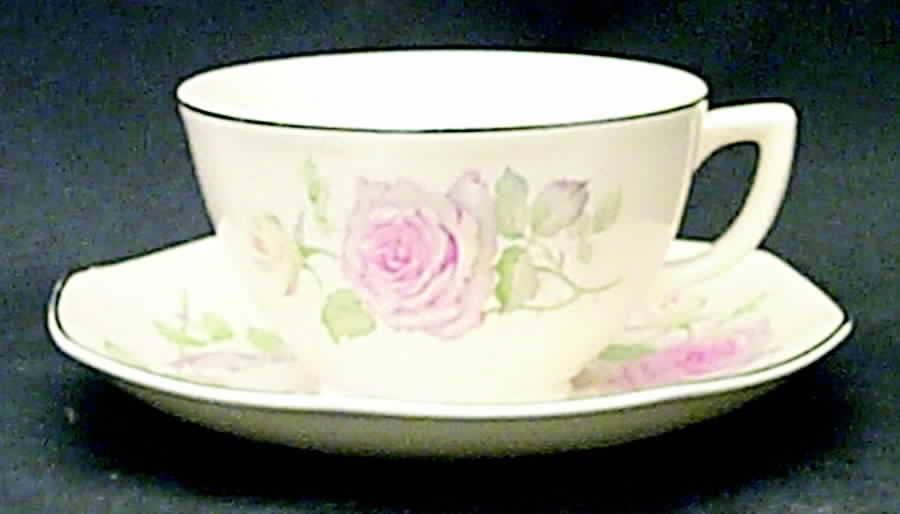 W132 Footed Cup & Saucer Set by Homer Laughlin -1