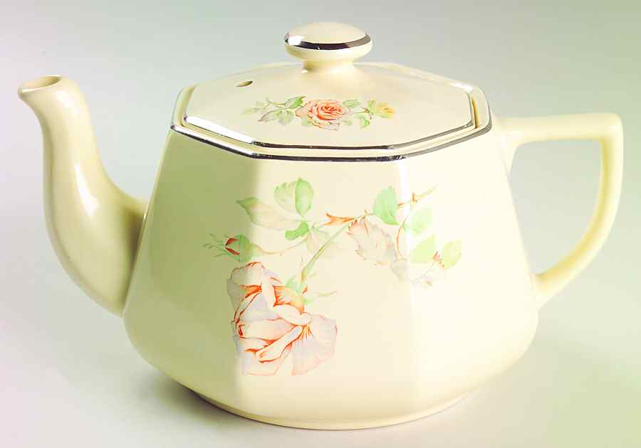 W132 Small Teapot & Lid by Homer Laughlin -1