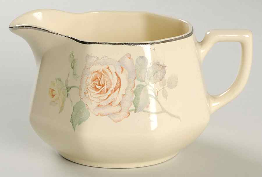 W132 Creamer by Homer Laughlin -1