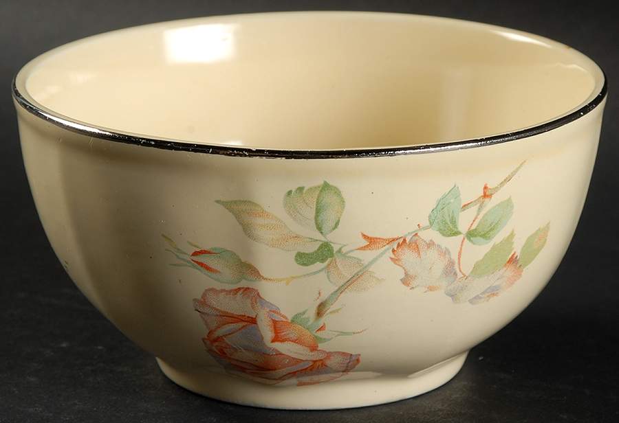 W132 Cranberry Bowl by Homer Laughlin -1