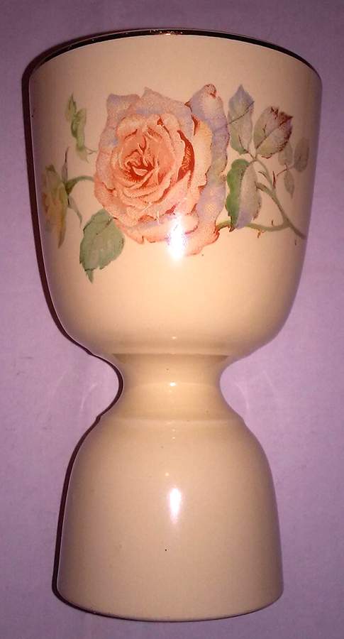 W132 Double Egg Cup by Homer Laughlin -1