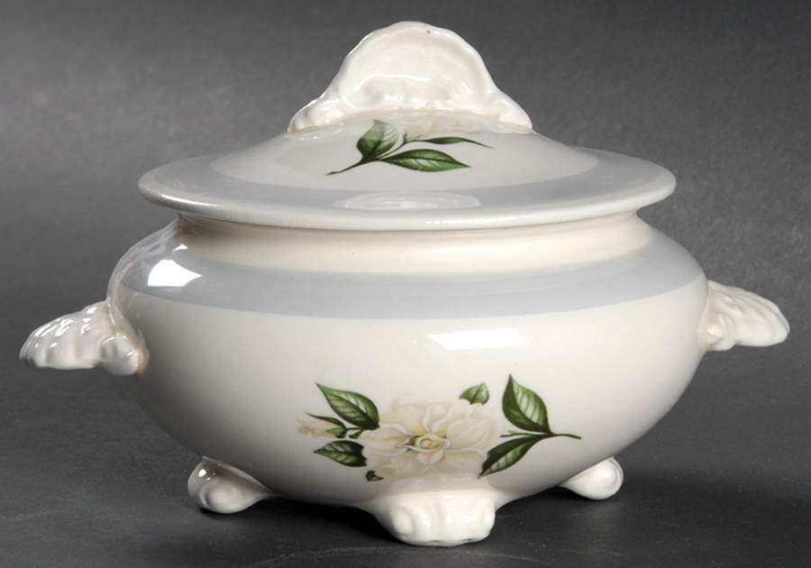 W150 Sugar Bowl & Lid by Homer Laughlin -1