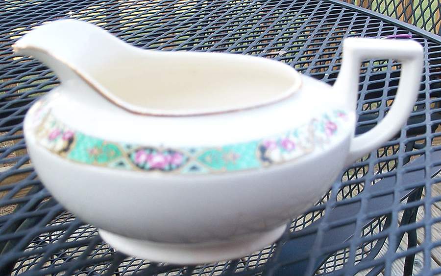 W530 Creamer by Homer Laughlin -1