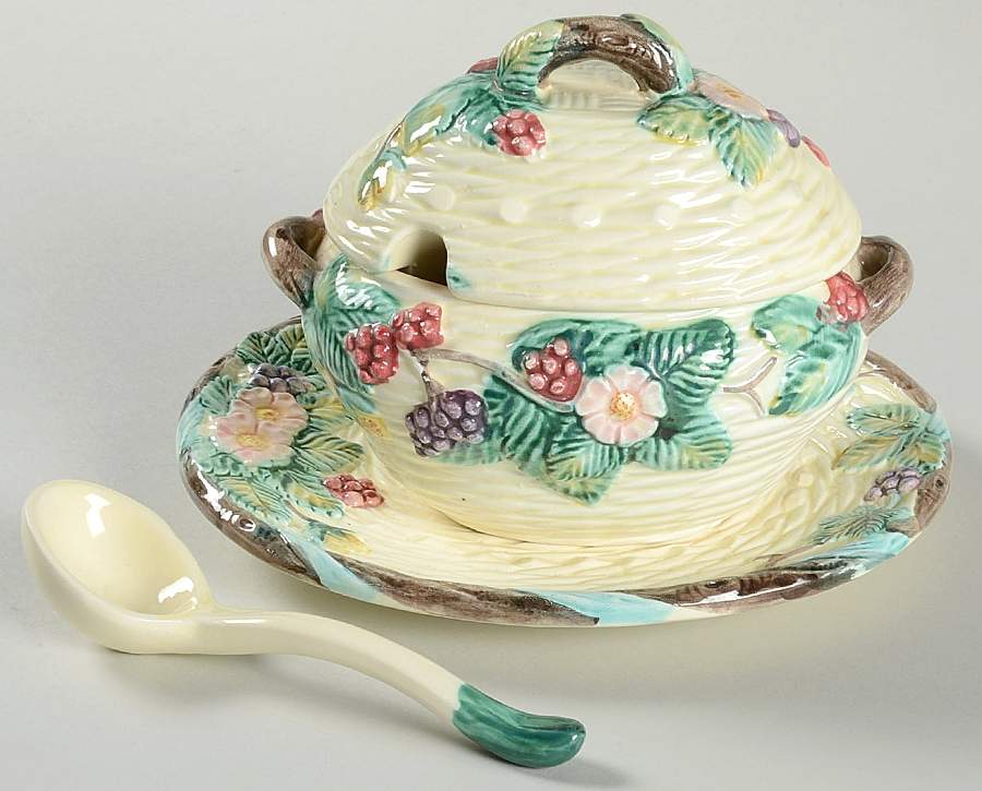 Berry Sauce Boat & Lid & Underplate & Ladle by Haldon-1