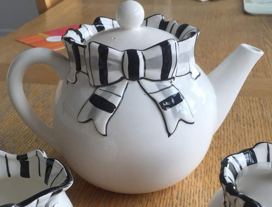 Black Plaid Border Teapot & Lid by Haldon-1
